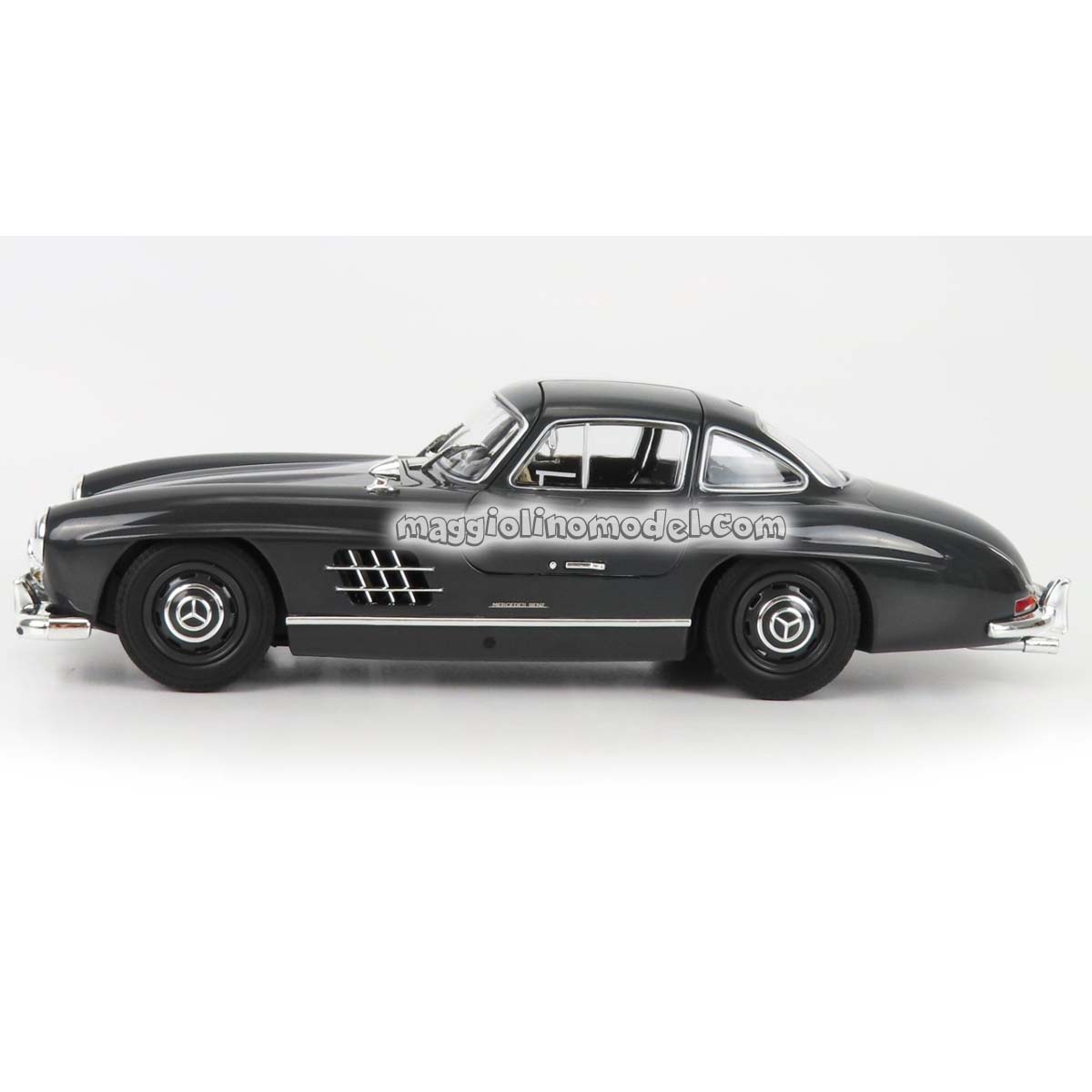MERCEDES BENZ 300SL COUPE (W198) 1955 Dark Grey 1.18 - MINICHAMPS Cod.110037219 2